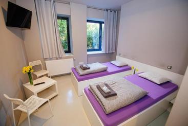 Private Rooms At Hostel63