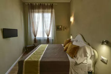Hotelli Florence Station Rooms