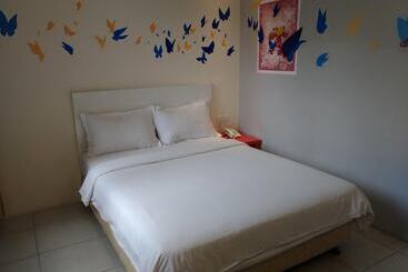 Hotel Strawberry Fields