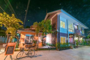 پانسیون Baan Jaru