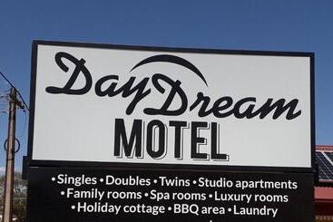 Daydream Motel And Apartments