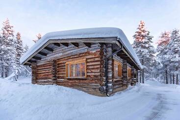 Апарт-отель Kuukkeli Log Houses Aurora Resort