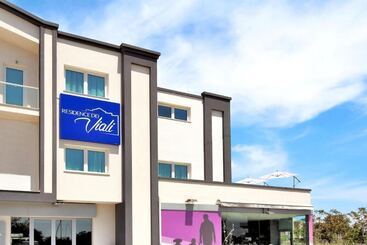 مسافرخانه Residence Dei Viali