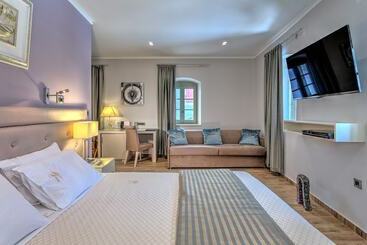 Hotel Fiscardonna Luxury Suites