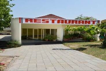 Hotel Barbet Tourist Resort