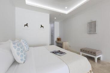 Villas Skye Beach Hotel   Koh Samui