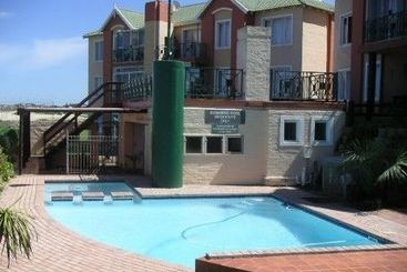 آپارتمان‌های توریست‌ها Waterside Living Nautilus 01