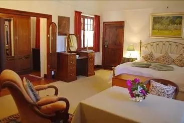 کلبه Lekkerwijn Historic Country Guest House