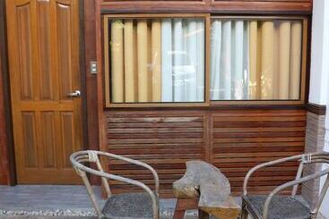 Uyang Bed And Breakfast