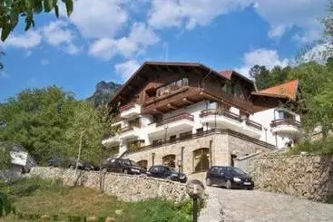 Hotel Villa Cherven