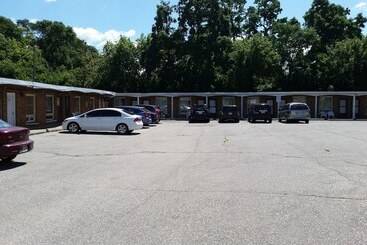 Traveller S Choice Motel