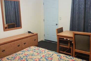 Traveller S Choice Motel
