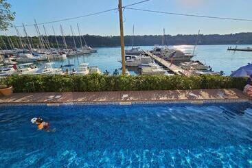 Bed and Breakfast Villa Gaj