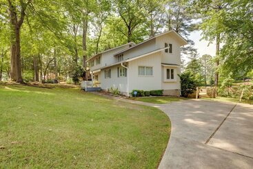 Vakantiehuisje Lakefront Newport News Home, 6 Mi To City Center!