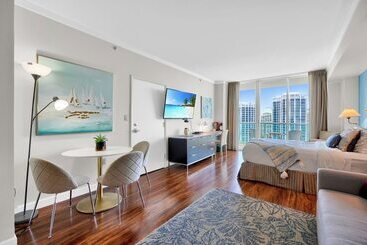 מלון דירות Glamorous Bay View Studio In The Grove