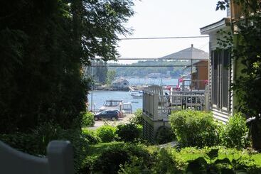 مبيت وإفطار Atlantic Ark Inn