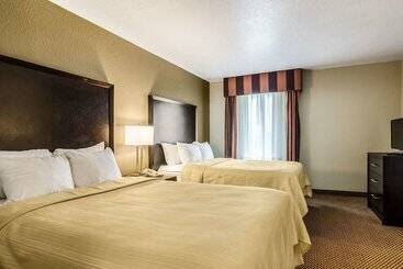 בית מלון כפרי Quality Inn & Suites