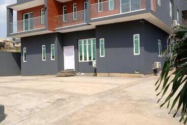 Pension (Hôtel basse catégorie) Adex Luxury Apartment