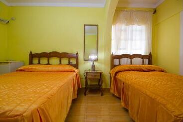 پانسیون Casa Esperanza Tuta