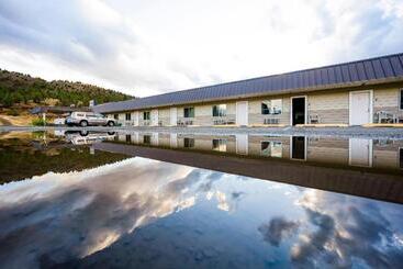 Отель Oyo Riverside Inn John Day Or