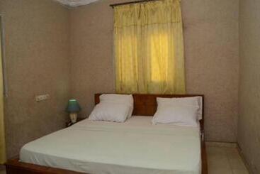 ホテル Ambassadors Akodessewa