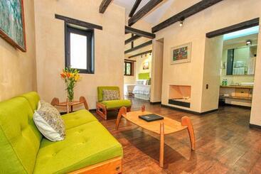 هتل Uvence Garden