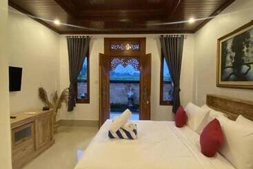 ペンション Tiara Guest House