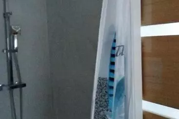 تختخواب و صبحانه Les 3b