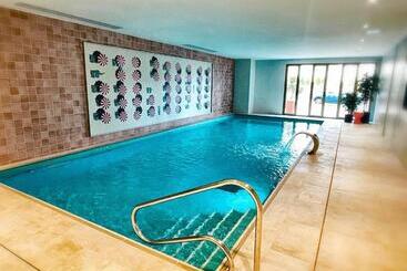 هتل آپارتمان Résidence Montana Bourg En Bresse