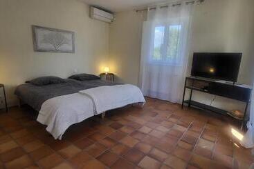 تختخواب و صبحانه Demeure La Solédad