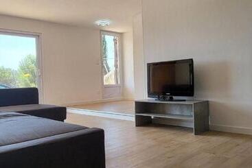 פנסיון Loue T3 Avec Terrasse