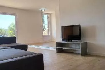 Pansiyon Loue T3 Avec Terrasse