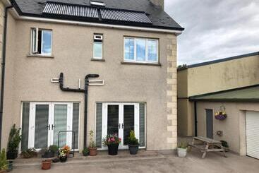 민박 Glendale House