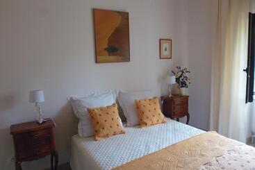 ベッドアンドブレックファースト La Fleur De Lys