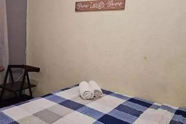 هتل Cermeño S House