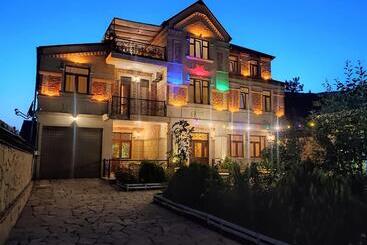 هتل Sheki̇_vi̇lla_buti̇k