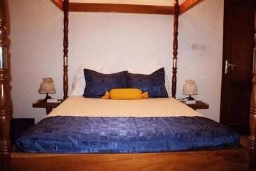 بنسيون Art And Leisure Eb