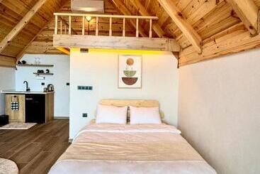 مبيت وإفطار Ces Bungalov