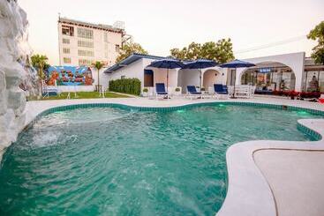 Collection O To The Sea Resort Thailand