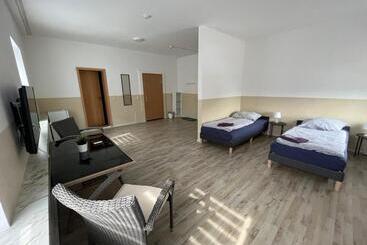 بنسيون Doppelzimmer Mit Bad Fernseher