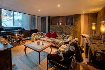 Backstage Hotel Serviced Apartments