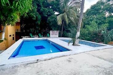 Отель Posada Playa Manzanillo