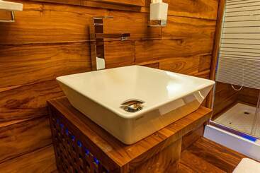 Leopard Reach Yala By Seven Angels