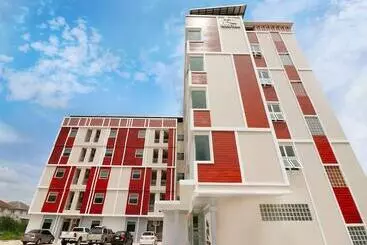 Hotel Triple Trees Village