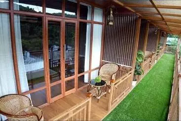 Mazhavilkadu Forest Resort & Restaurant