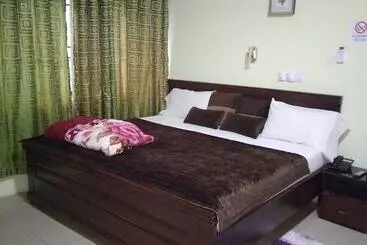 Majatalo Krobia Executive Lodge