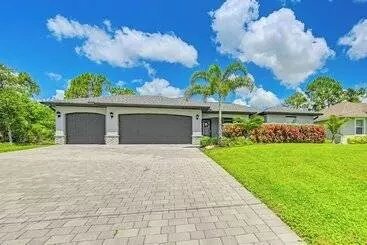 Mökkimajoitus Saltwater Pool & Game Room: Gulf Coast Retreat