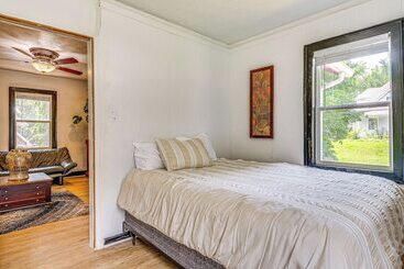 بيت ريفى Cozy Home W/ Yard < 3 Mi To Downtown Indianapolis!