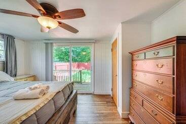 Сельский дом Laconia Resort Home < 2 Mi To Lake Winnipesaukee