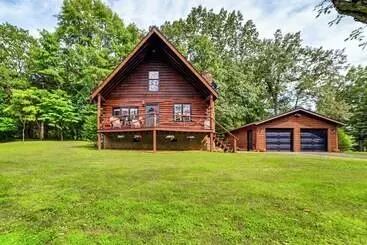 Mökkimajoitus Lovely Gilbertsville Cabin W/ Patio, 4 Mi To Water